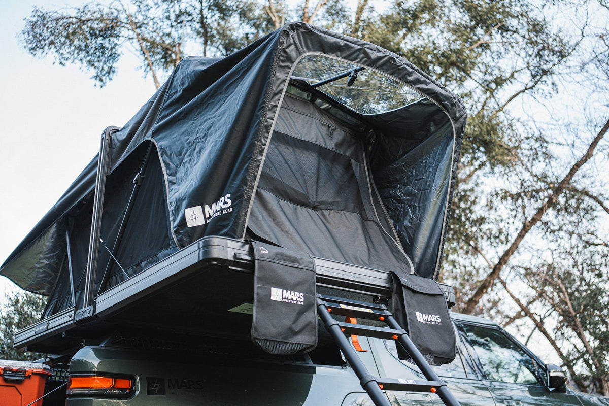 Fold-Over Hardshell Rooftop Tent – Sleeps 2, Telescopic Ladder, Insulation Liner, LED Light Bar