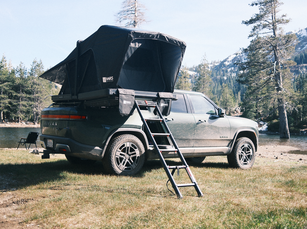 Fold-Over Hardshell Rooftop Tent – Sleeps 2, Telescopic Ladder, Insulation Liner, LED Light Bar